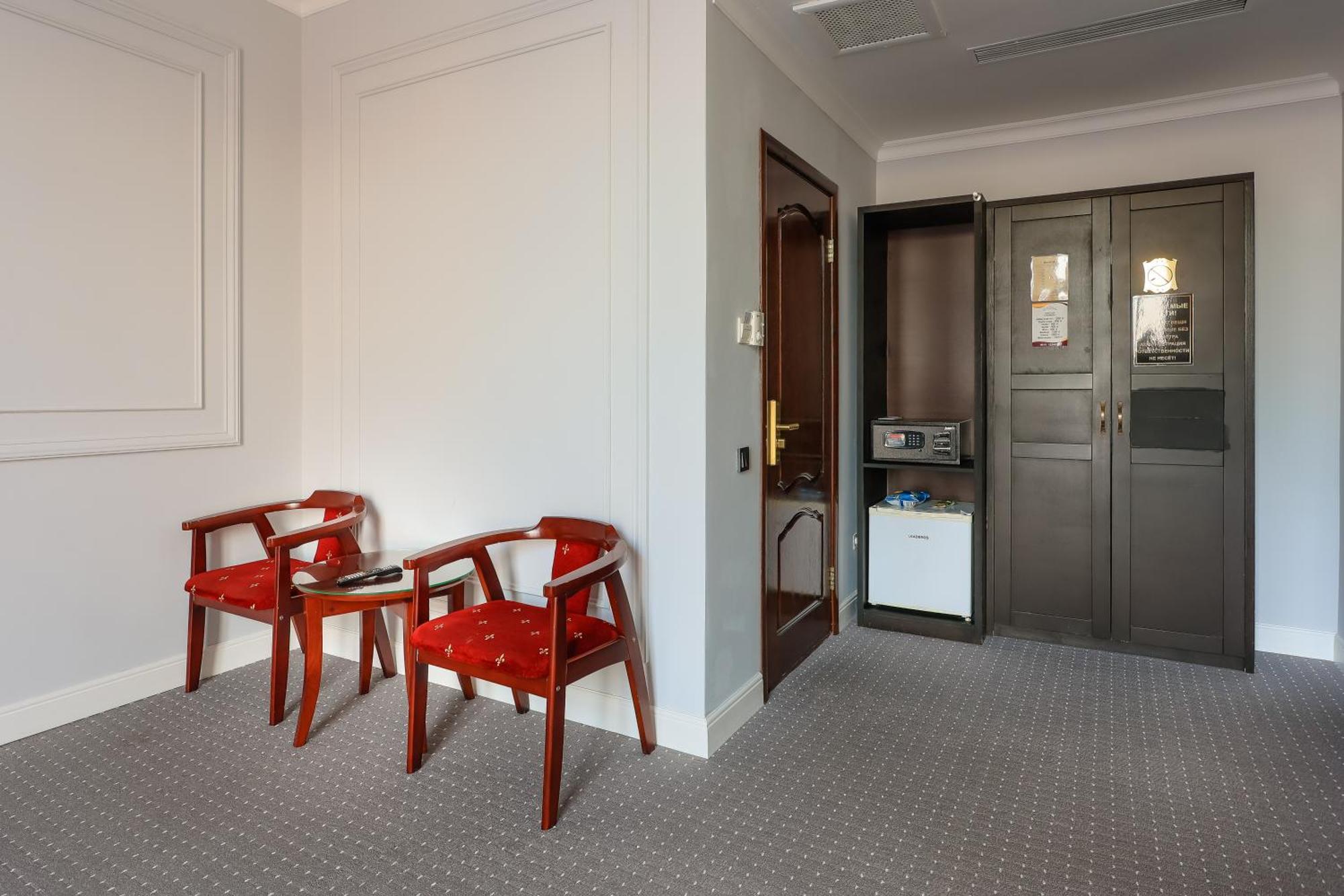 Grand Opera Hotel アルマトイ エクステリア 写真
