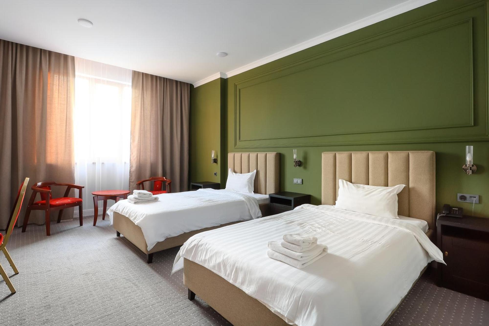 Grand Opera Hotel アルマトイ エクステリア 写真