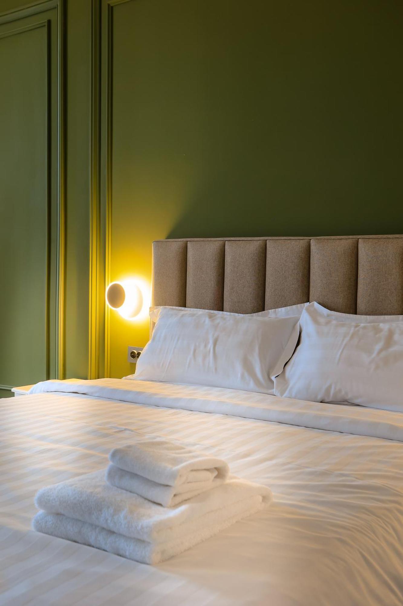 Grand Opera Hotel アルマトイ エクステリア 写真