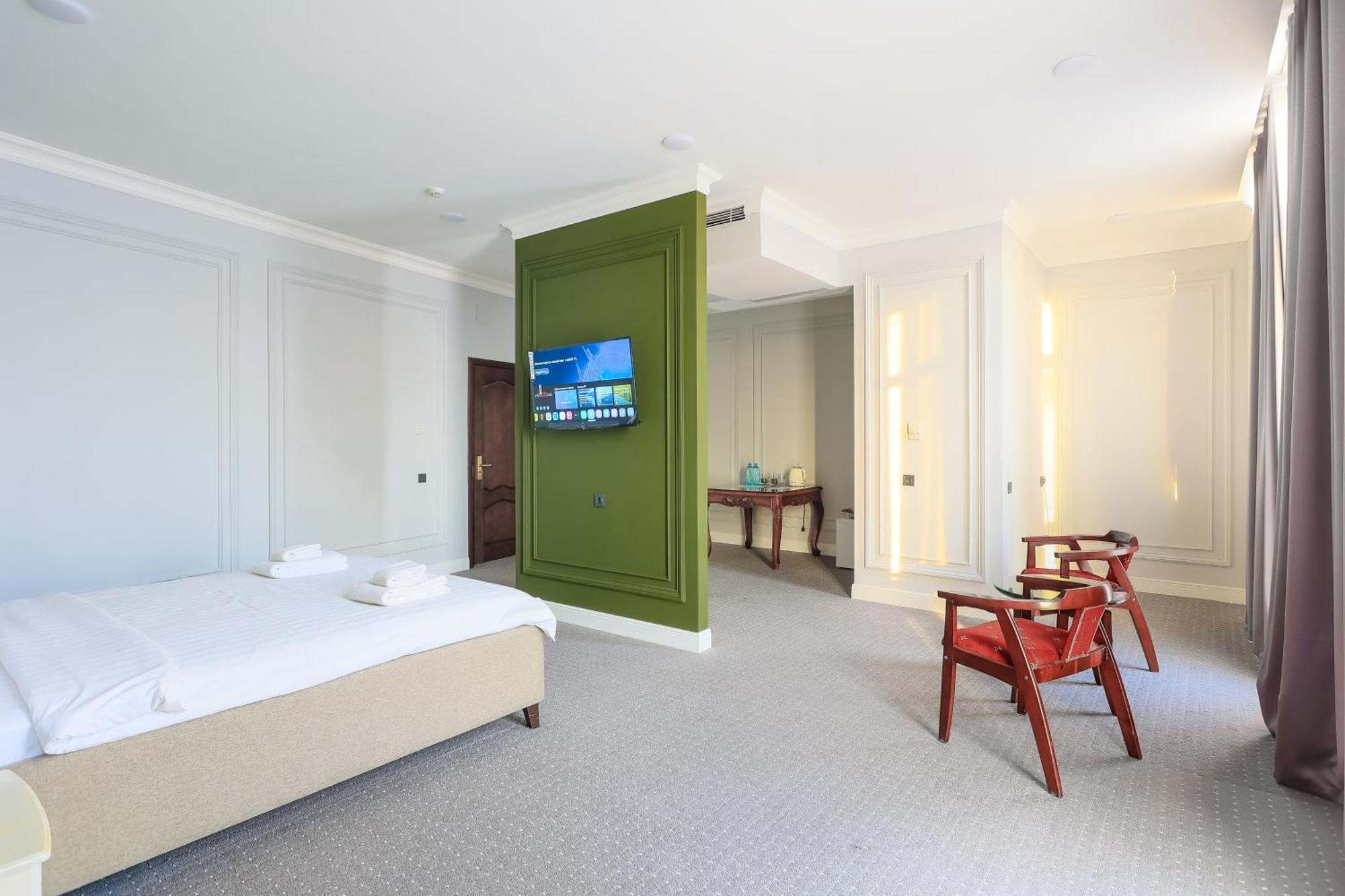 Grand Opera Hotel アルマトイ エクステリア 写真