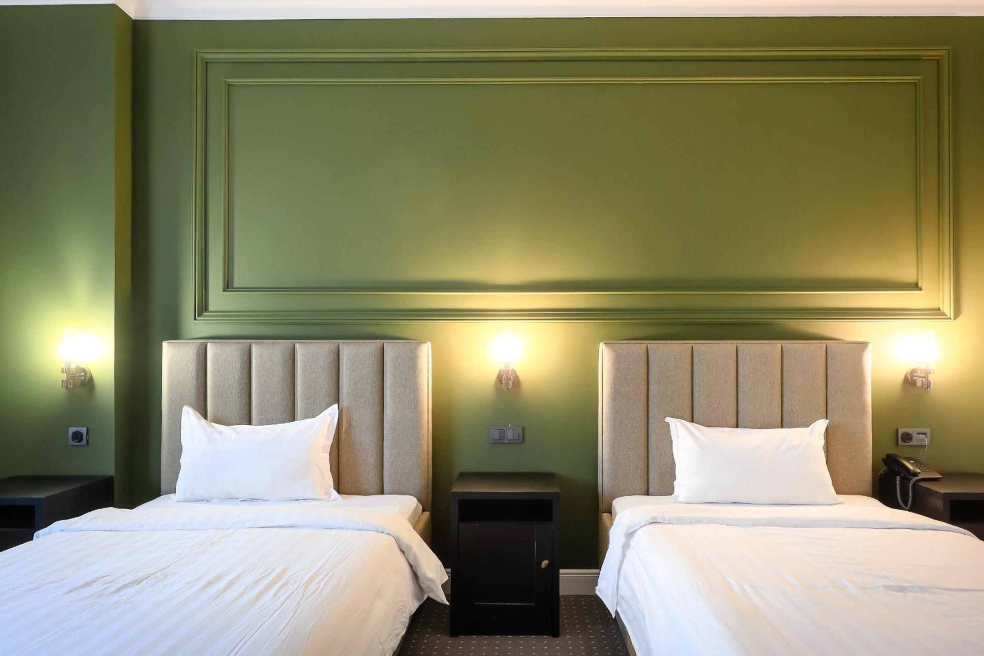 Grand Opera Hotel アルマトイ エクステリア 写真